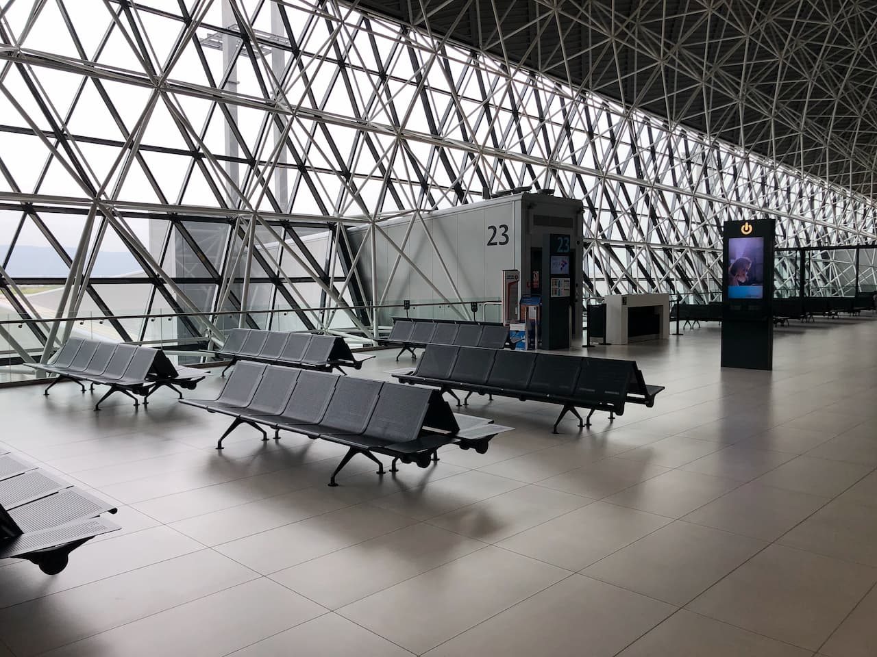 Five Striking Examples of Digital Signage Use in Public Transportation